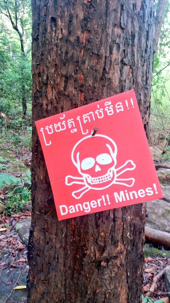 MarkofDartmoor's tweet photo. 25 years after the Khmer Rouge ousted from the forests of Preah Vihear #Cambodia their landmines are still being cleared @InsideAsiaTours https://t.co/UGgtijbcoi