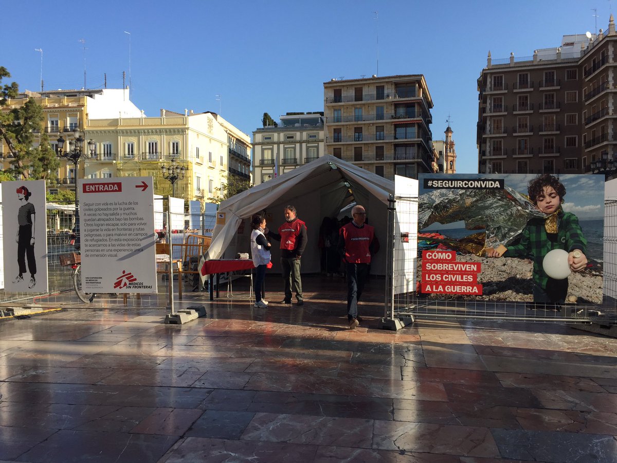 MilaFont_MSF's tweet photo. ¡Segundo día de exposición en #Seguirconvida! ¡Arrancamos con las visitas a institutos! ¡Gracias a todos por venir! https://t.co/j6WdrYirGz