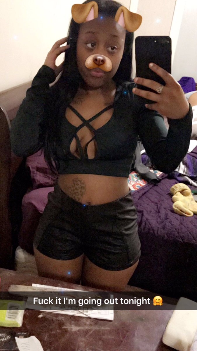 meangirlshae's tweet photo. #shortfemtwitter #slimthicktwitter #bigbootytwitter .. I'm 4"8 π©π https://t.co/2x6HTOvzZz
