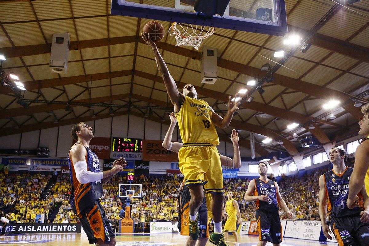 GranCanariaCB's tweet photo. Hoy hace tres años (06/04/14) de nuestra despedida del CID... ¡Imposible no echar la vista atrás y emocionarse por el camino! 😍 #GraciasCID https://t.co/QLLdsUEqSI