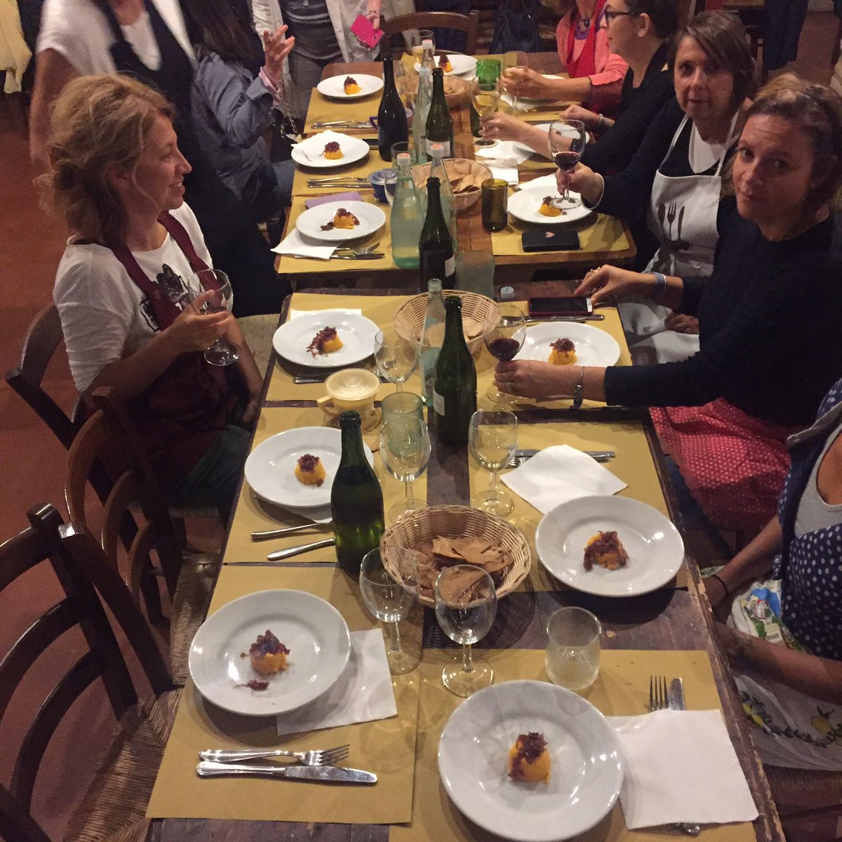 poderescroce's tweet photo. Siete pronti per il nuovo laboratorio di cucina di mercoledì 31 #maggio?
https://t.co/rrimHc24fz
#argelato #Bologna #cucinaconRegina https://t.co/Y4ipQyO1VX