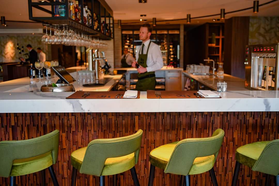 MijnValkHotel's tweet photo. Vanaf morgen is iedereen weer welkom in het totaal vernieuwde restaurant van #vandervalk @hotelassen #28Dining https://t.co/wTmajtMtCA