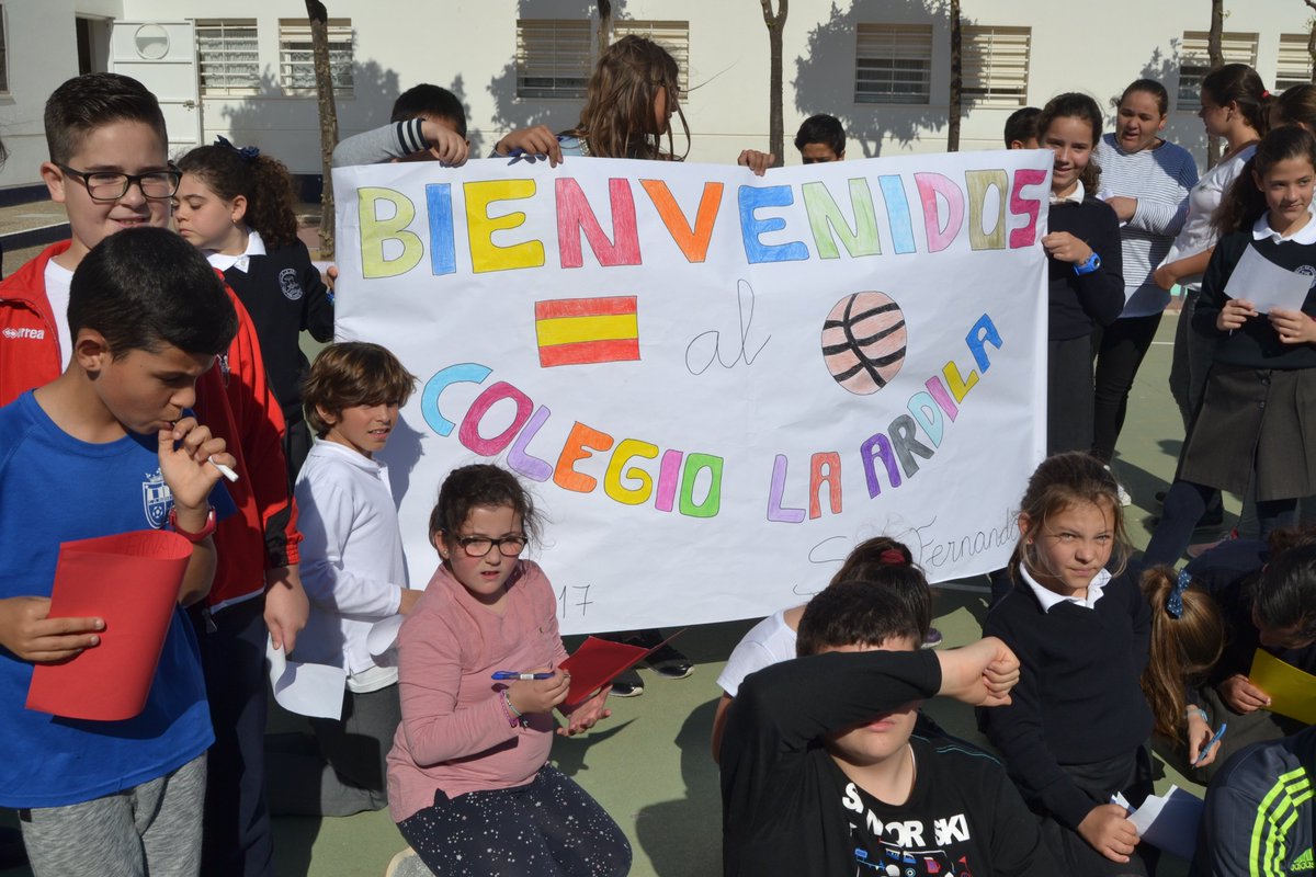 franromero1972's tweet photo. Actividades paralelas en torno al #Minibasket2017 comenzando con visitas a diversos centros escolares isleños... https://t.co/eOO92VatOr https://t.co/e0XNZ6RE9M
