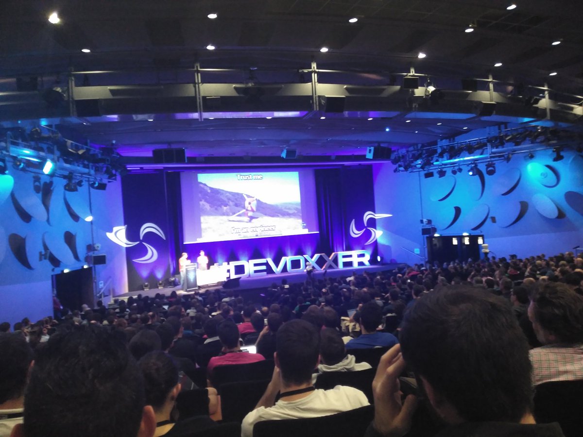 lulufrego's tweet photo. @IG2i_ecLille Super talk de @cyril_lakech #ig2i2006 au #devoxxfr sur la façon de rendre heureux les développeurs https://t.co/UXRPFiOENx