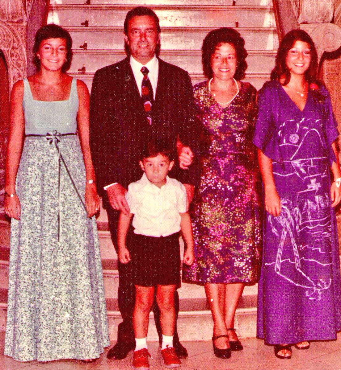 FernandezGaby's tweet photo. Hace un año que te extraño y te recuerdo cada día. Viejo siempre te llevo en mi ❤️ 👼🇪🇸 https://t.co/MovN7IIjT4