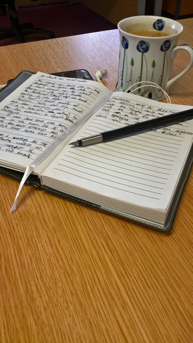 CDye1990's tweet photo. Took some time for a lunchbreak away from my laptop, a bit of writing for my book. Maybe tomorrow I will sit in the garden under the daystar https://t.co/5ARjMxbB6R