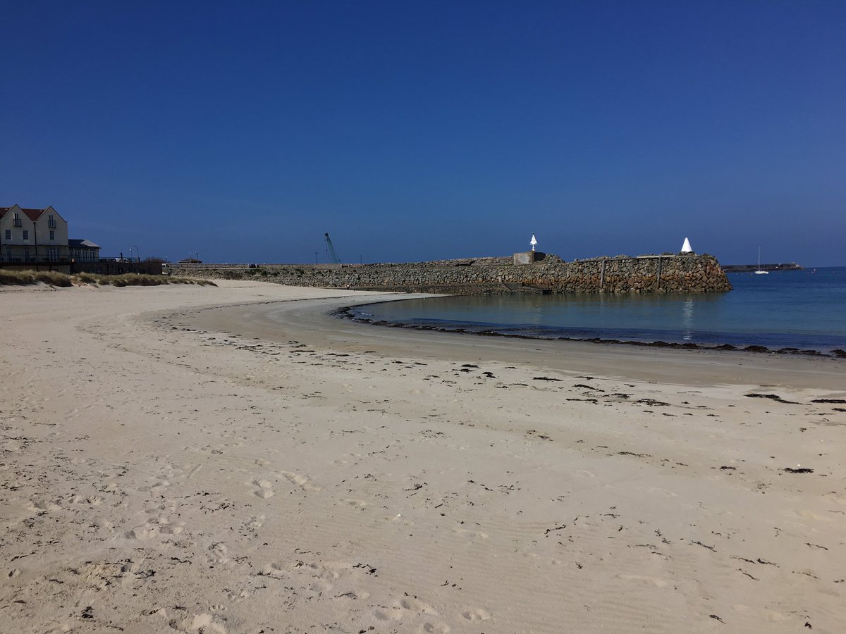 AlderneyWeek's tweet image. 4 months until AW17!