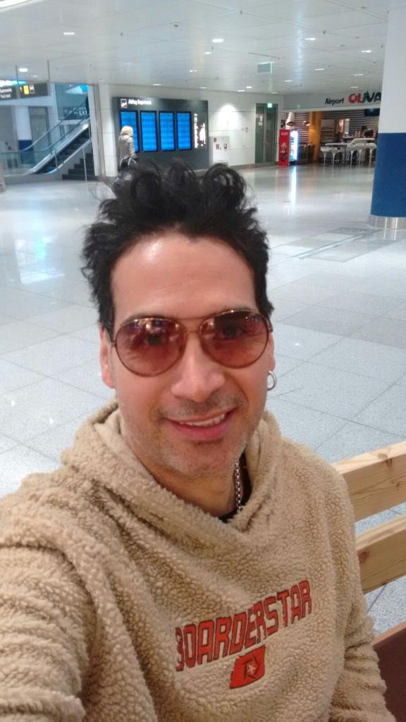 musicagit's tweet photo. Hola desde Munich https://t.co/UoAObfpVn3