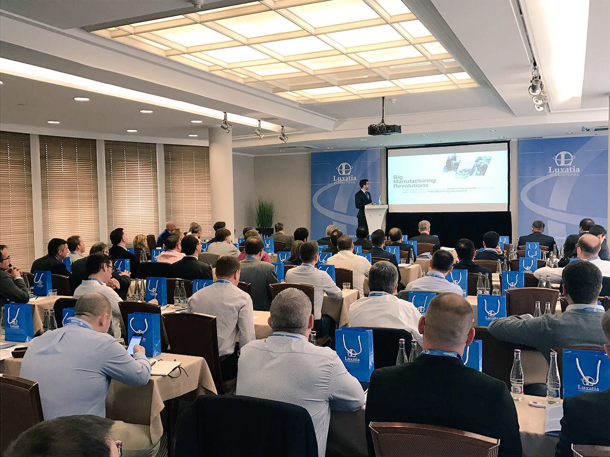 Luxatia_intl's tweet image. From #manufacturing to mass customization, standard #RobotComponents & H-ROS with Victor Vilches @AcutronicRobots @ #SmartManufacturing2017