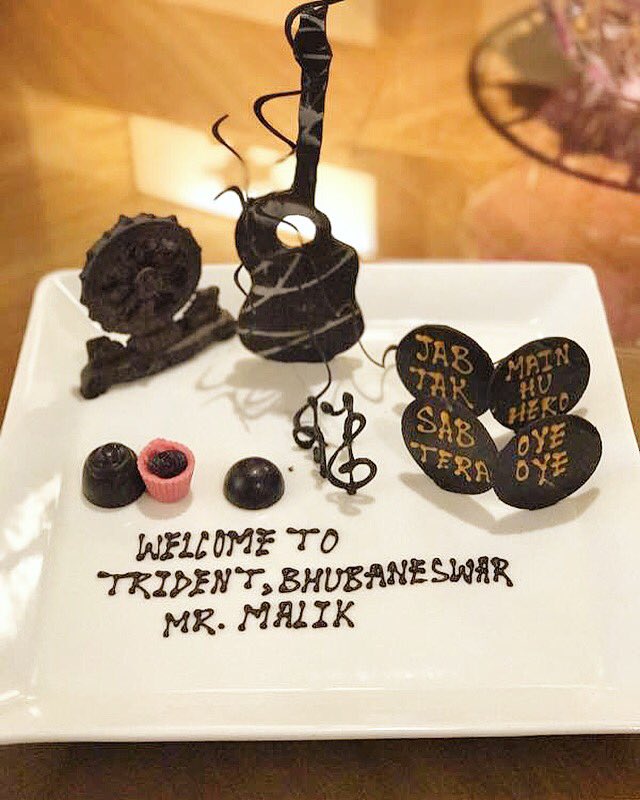 ArmaanMalik22's tweet photo. Thank You @TridentBhub! for the sweetest gesture ever. I don't think any other hotel has done anything like this for me! 🎶❤☺️🙏🏻 https://t.co/cdfaBEQ5mo