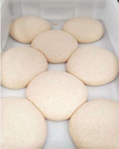 ITAMLT_pizza's tweet photo. #pizza #panetti #impasto #doughs #dough #pizzamaking #pizzamaker #preparazione #gnamgnam #lievitazione #ingredienti #altaqualità #italian https://t.co/WaDBUPs8K1