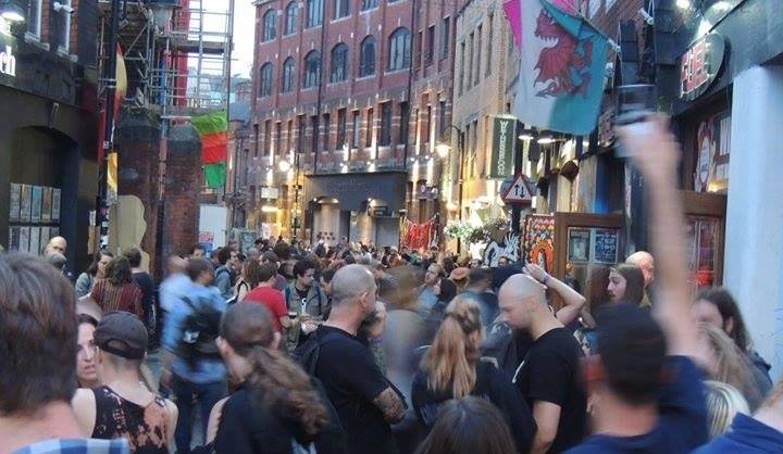 Protect Live Music In Wales.

Please, sign and share this petition to show your support.

bit.ly/ProtectLiveMus…