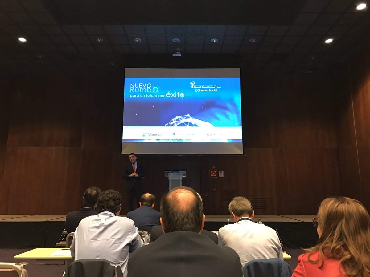 PakoRho's tweet photo. Empieza el evento anual de @IAMCP_Spain en Sevilla. Los partners de @MicrosoftES nos juntamos. #ESIAMCP https://t.co/7oF6YfUz5U