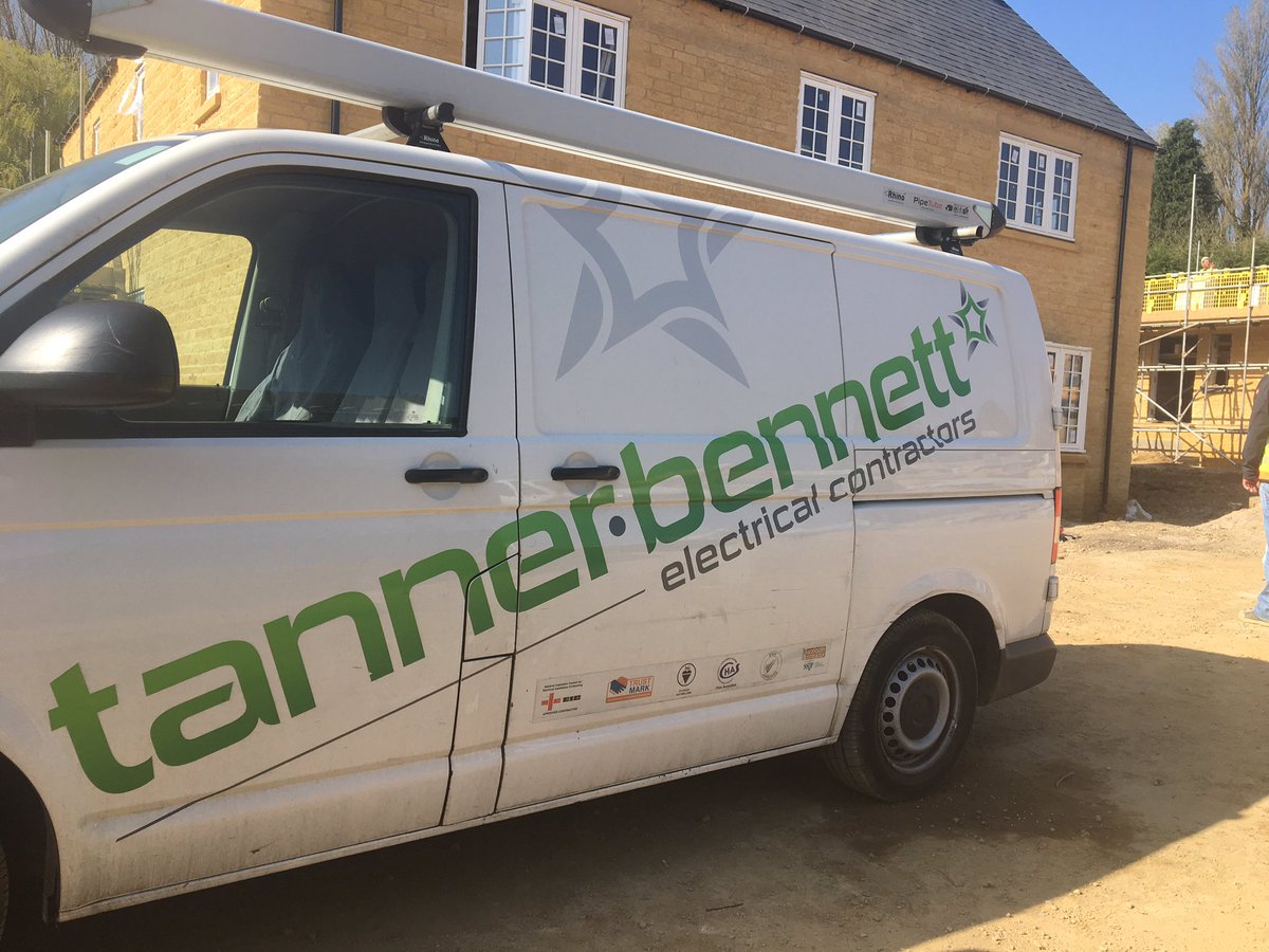 tanner_bennett_'s tweet image. Lovely day for 1st fixing #electricians #1stfix #sunshineatlast #tannerbennett