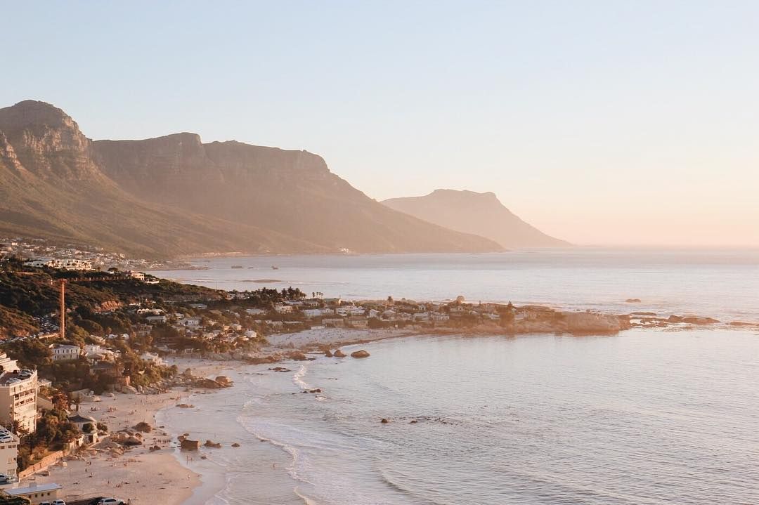 A beautiful view of Cape Town's 12 Apostles from <a href="/capeviewclifton/">Cape View Clifton</a> ⠀
⠀
The water looks so… bit.ly/2kOvsRW via <a href="/TheBelleVoyage/">The Belle Voyage</a>