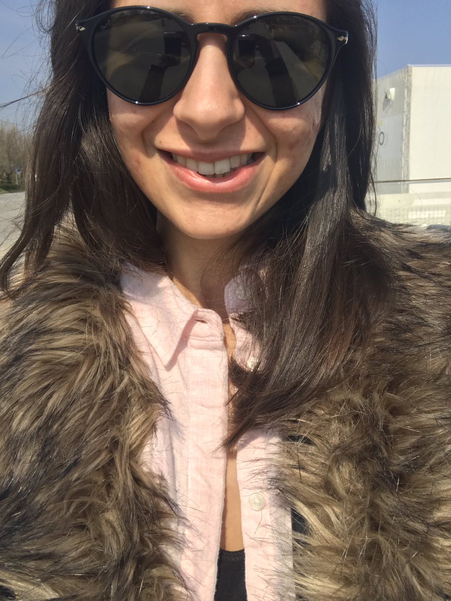 YasmineCieri's tweet photo. #Giovedi https://t.co/xsmaVQ7VtV