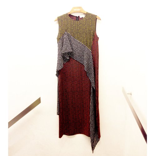 draps's tweet photo. 3 versiones de este vestido -- 1 corte asimétrico y juegos con estampados <3 ¡Un vestido ajustado y comodísimo! https://t.co/hJIKZRIijL