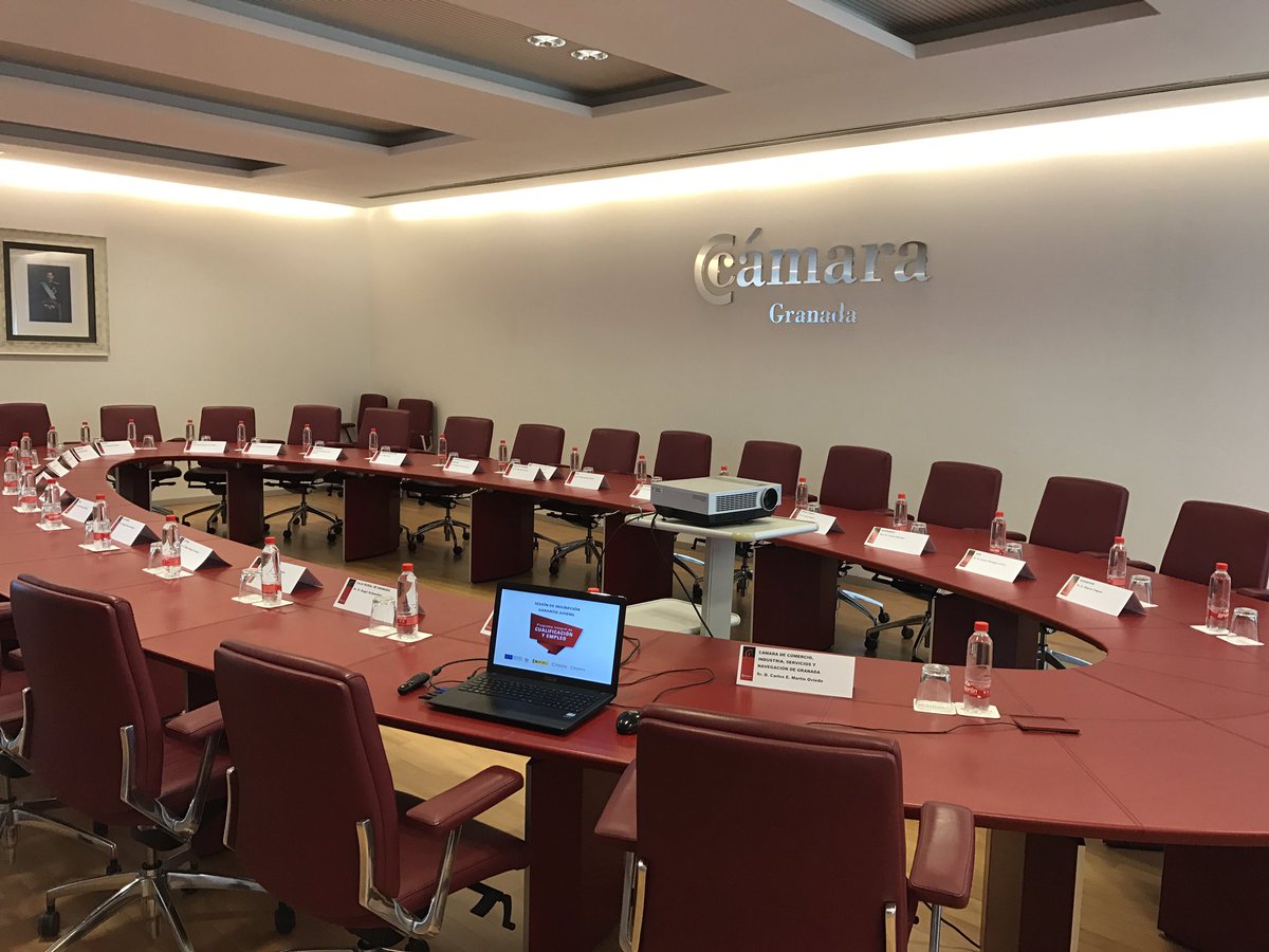rubio_torres's tweet photo. Todo preparado para que de comienzo del II Foro de Directores Financieros en @CCGranada con la colaboración de @0defectos y @axesor https://t.co/8022Ko23CI
