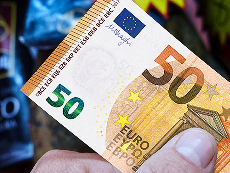 patogiacomino's tweet photo. ¿Ya has visto cómo es el nuevo #billete de #50€? https://t.co/x6D1t9ENju vía @graffica_info
#diseño #50euros #nuevodiseño #billete50 https://t.co/08BNhlQc3B