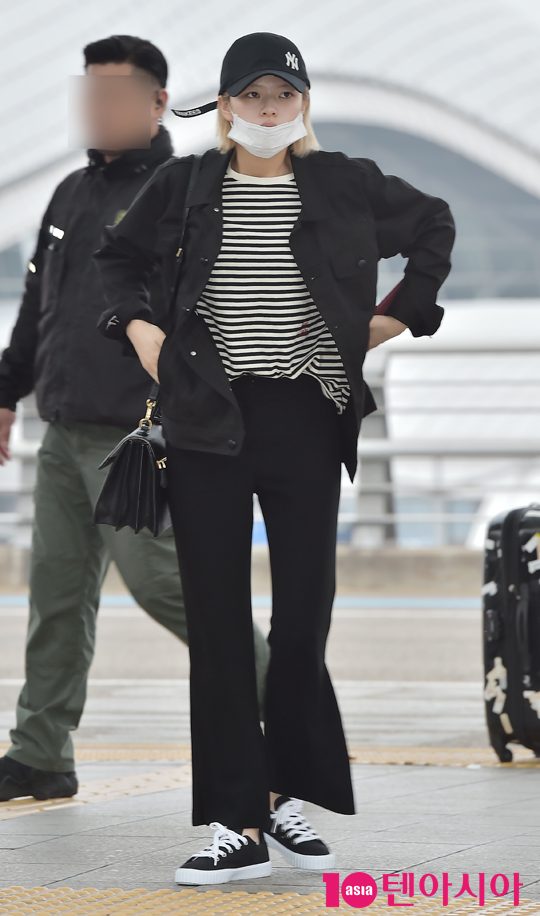TEAM_TWICE's tweet image. [PIC] 170406 #TWICE #Jeongyeon @ Incheon International Airport