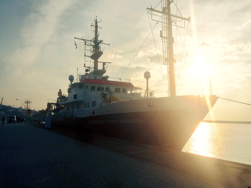ScieKat's tweet photo. Gestern Tag 3 auf der EMB des #iow beim #radows17 Wasserproben genommen, Ostseeschluff probiert, Plankton gefischt, O2 Gehalt analysiert ⚗️🔬 https://t.co/JNkAG3rFWL