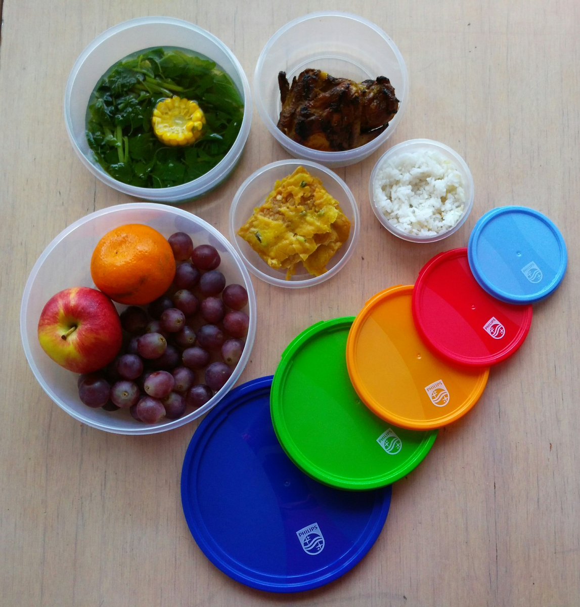 lisna_dwi's tweet photo. Kamu bisa dapetin lunch box u/ bekal lebih sehat ini dgn membeli Rice Cooker Philips berstiker khusus. #BekalSehatKita #PhilipsHealthyTips https://t.co/SLNE2uFUdm
