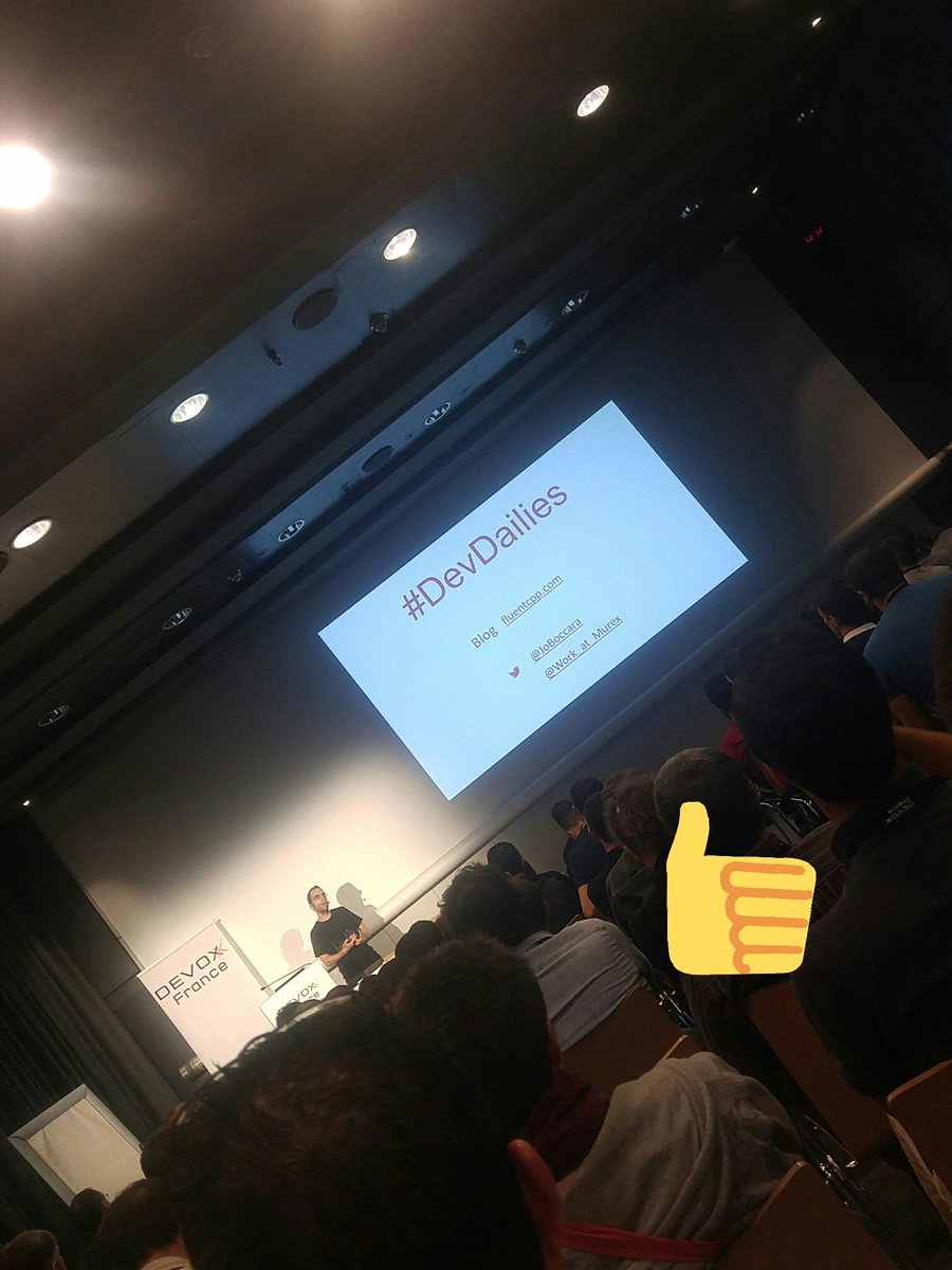 Kiri_Kiri_Kirii's tweet photo. Dailies concept, 10 min per day to share knowledge with @JoBoccara #devdailies #devoxxfr @AXAFrance #Sharing https://t.co/8PI29Wm17e