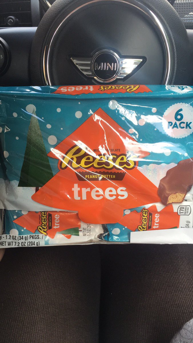 _LaurenC94's tweet photo. My life is now complete🐷🍫🥜#ReesesTrees https://t.co/TYPnDZLY6R