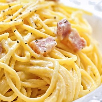 ucooki's tweet photo. #carbonaraday come non pensati 😋😋😋 #foodie #foodporn #chef #Food @repubblica https://t.co/7AjS5r8EnG