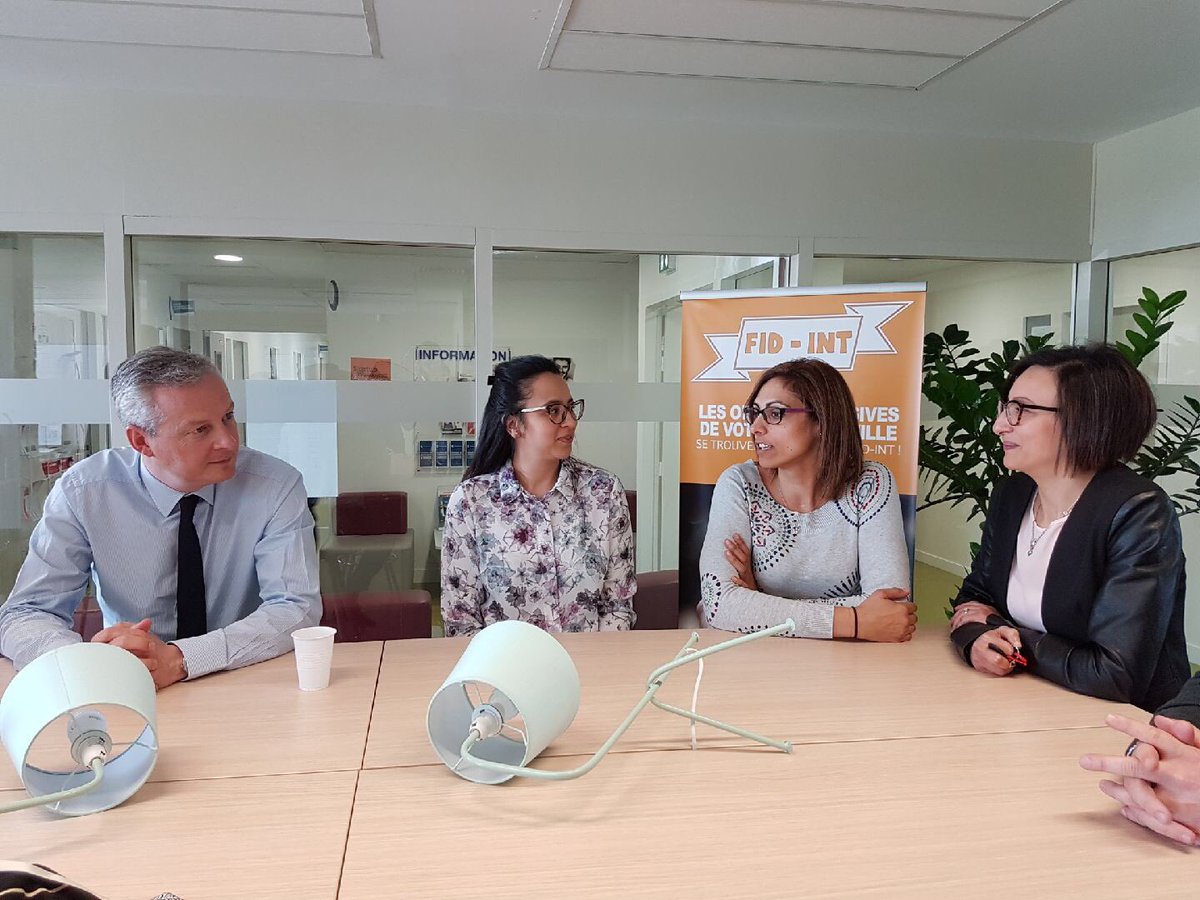 AvecBLM's tweet photo. On discute innovations technologiques avec les startupeurs hébergés par la @CCINormandie à #Evreux 👌 https://t.co/kfLtDSbViY