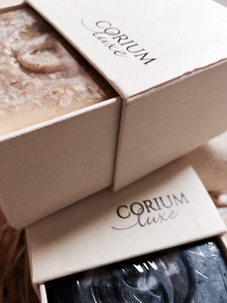 Cruela54's tweet image. My order is here💃🏾. #GlowupLoading @CoriumSkincare 🎉aaand they smell amazing👏🏽🙌🏾