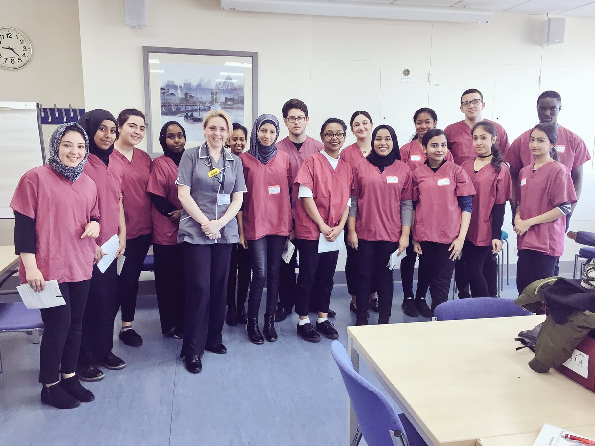 DentalOutreach's tweet photo. They "scrub" up well! Good luck to our #DentView students on their clinical placement day 👩🏽‍⚕️👨🏻‍⚕️ https://t.co/1Rcq8VT0dE