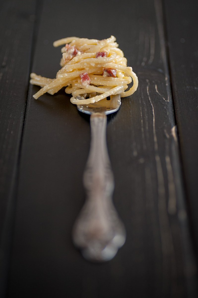 GiuseppeTurrisi's tweet photo. "La vita è una combinazione di magia e pasta." 
F.Fellini

(ph.by Wildflower Romance)

#CarbonaraDay #Carbonara #Roma @tavoleromane https://t.co/rgiLK6AEBQ