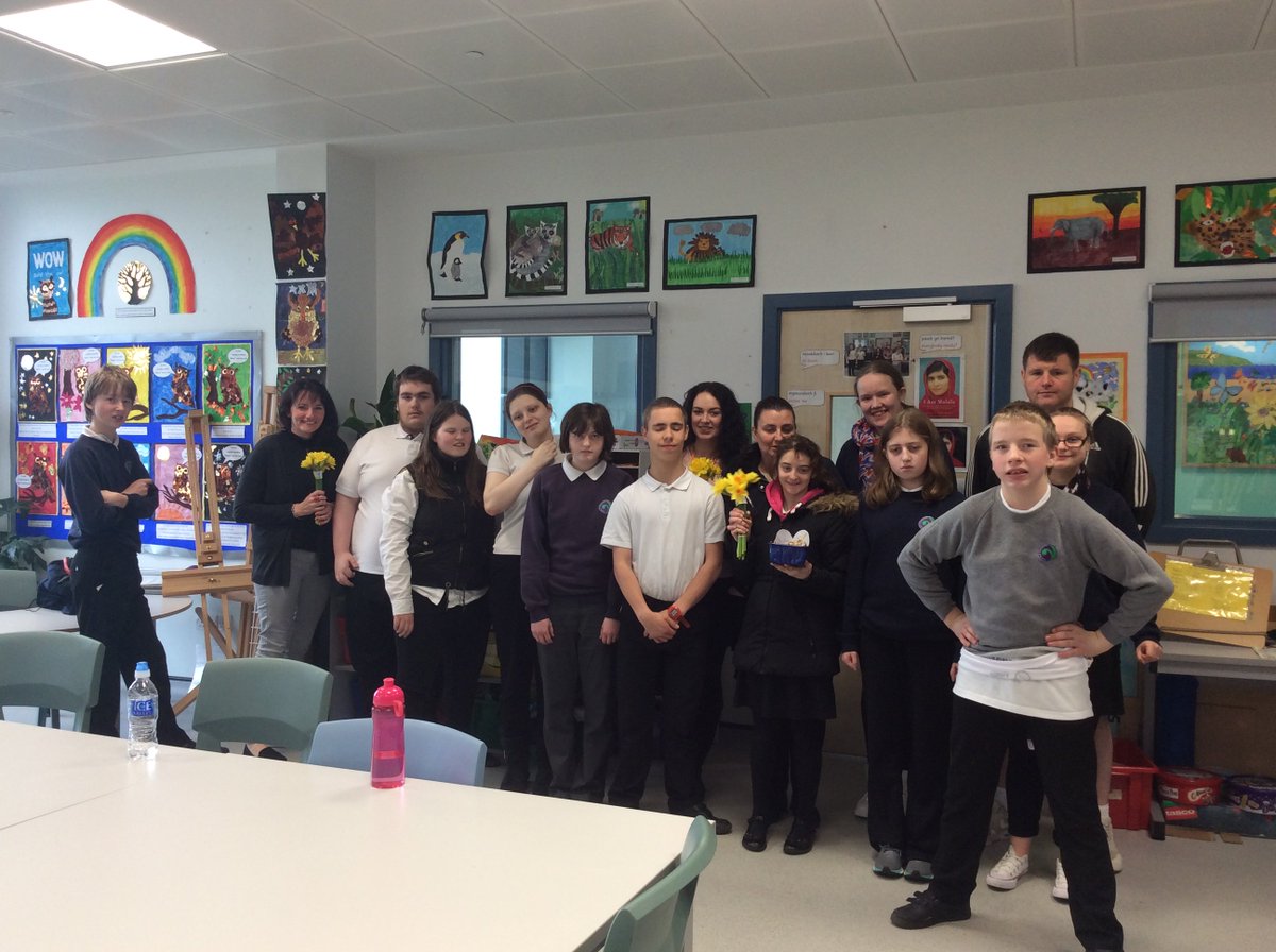 Thank you to the best teacher for our yummy Easter treats and flowers ☺️<a href="/ArtistWakefield/">Nicole Wakefield</a>