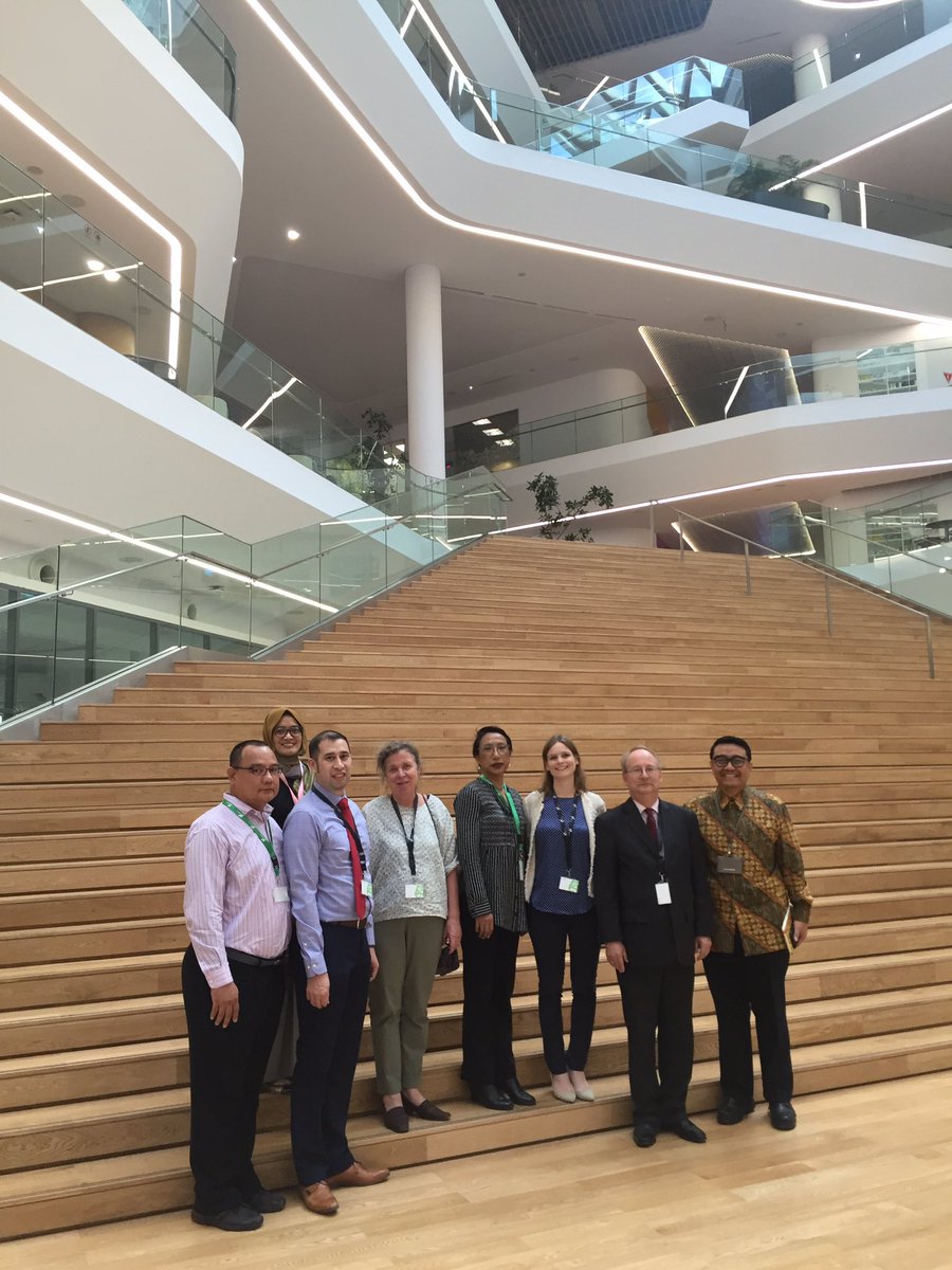 LucieWassink's tweet image. Congratulating @Unilever with their beautifull  new green and sustainable building in Jakarta . @AgroBericht @NLinIndonesia