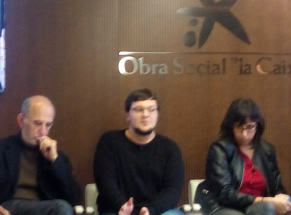 JonyRDelicado's tweet photo. En el debate en #PalauMacaya exponiendo #mentoring #intergeneracional #proyecto #casalscivics Unión entre jóvenes y mayores en proyectos. https://t.co/dN5afmHcDJ