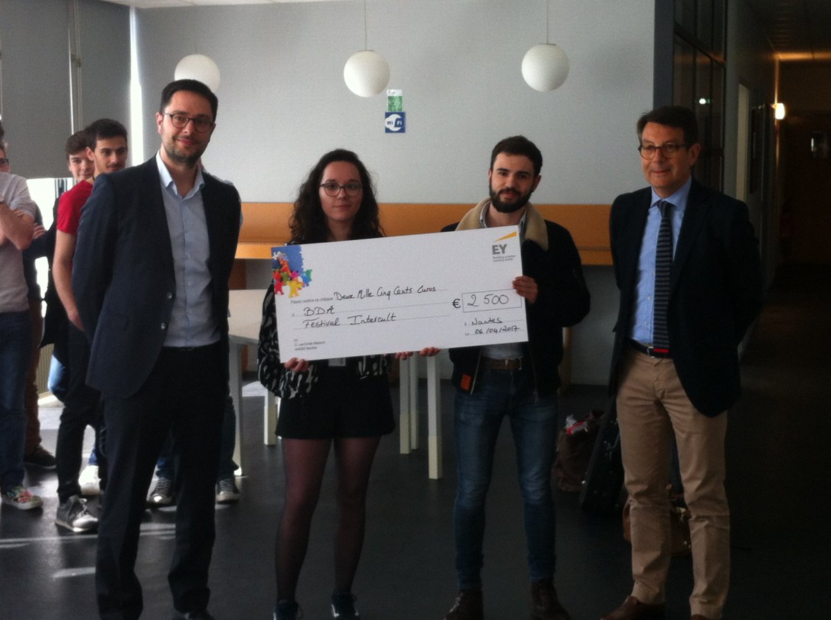 audencia's tweet photo. Le BDA avec son projet de festival Intercult grand gagnant du concours EY. Merci à @EY_CarrieresFR pour son soutien cette année encore ! https://t.co/avrnWbrklZ