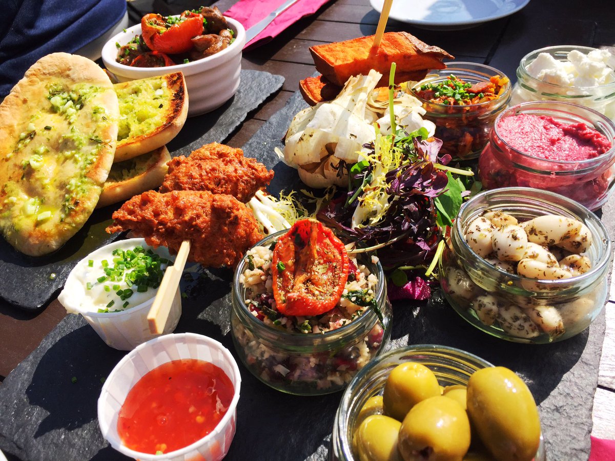 TRFoodie's tweet photo. Amazing lunch @TheGarlicFarm today! #garlic #Foodie #foodtravelchat #feast #IsleofWight #holidays #lunch #TastyThursday #foodblogger https://t.co/KNcCwHKjEi