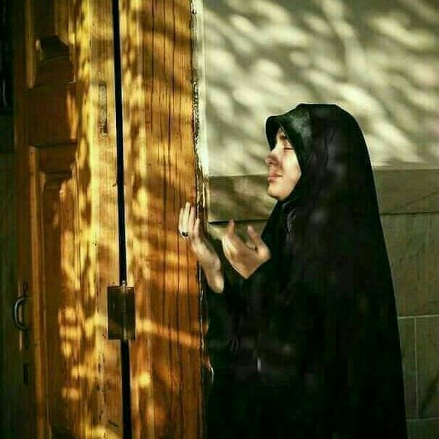 .
هو الله..  
ومن غير الله ملجأ المهمومين
وأمان الخائفين وهو ملاذ المؤمنين
هو القريب أقرب من حبل الوريد
وهو الكبير أكبر من همومك وأحزانك. 💔