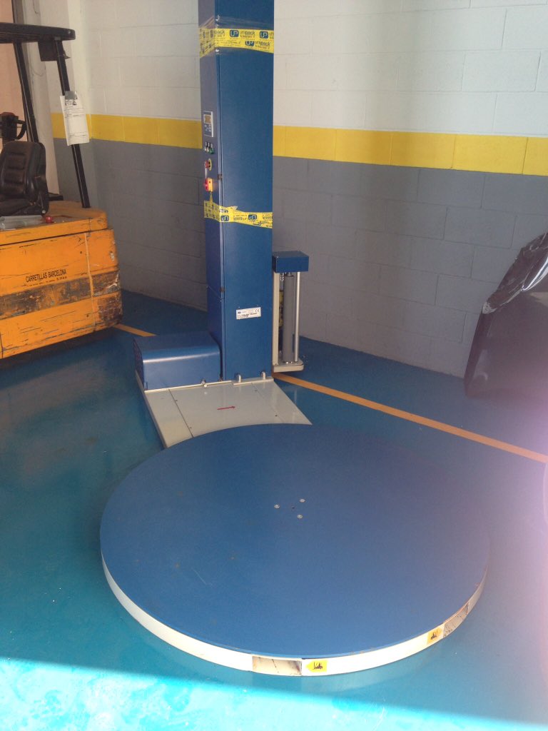 CarretillasAOB's tweet photo. #Enfardadora de columna #Unipack. Configurable segun Tenemos toda la #maquinaria para empaquetar directa de #fabrica #warehouse #almacen https://t.co/rge04pKj0N