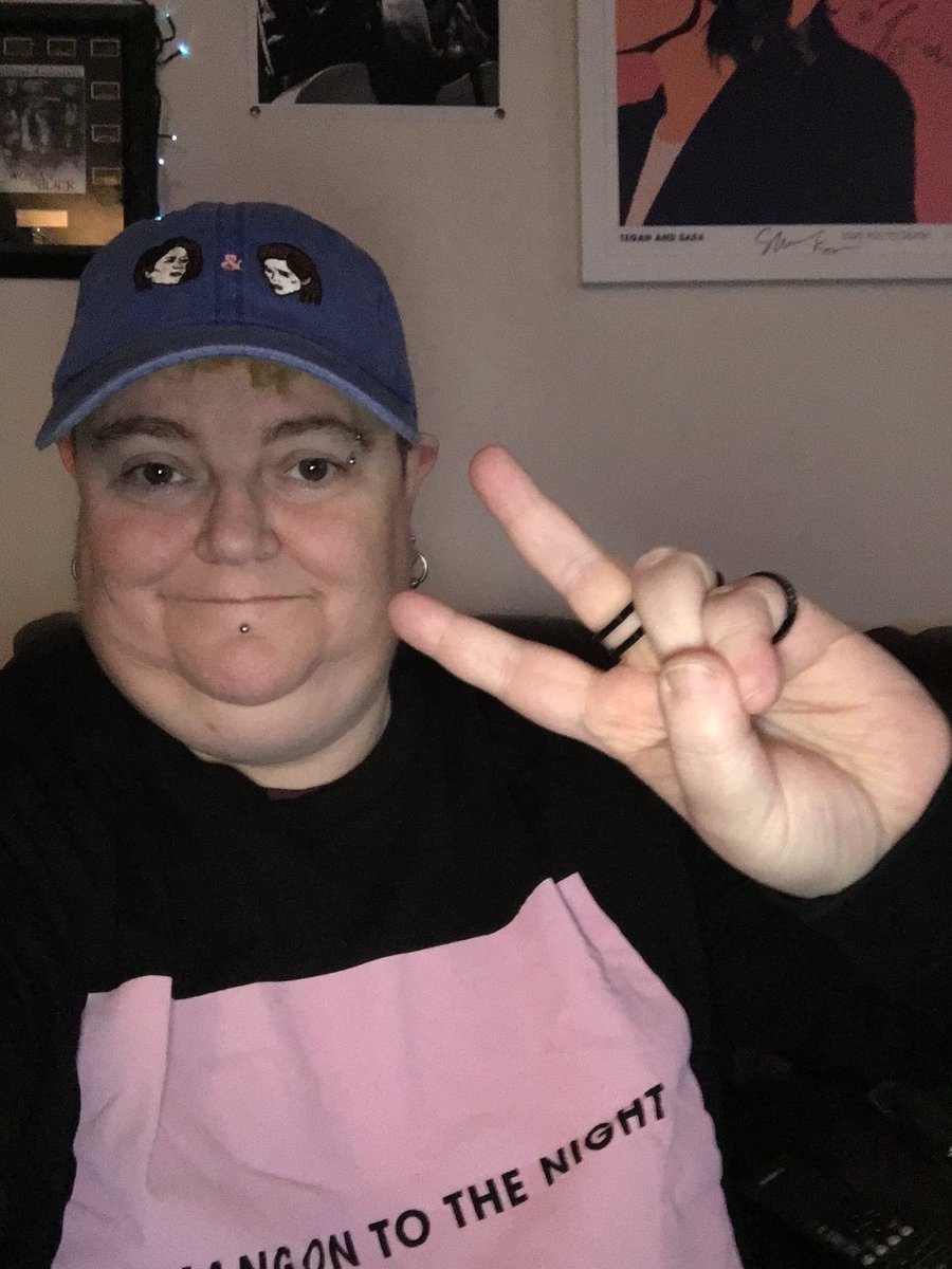 sara hat