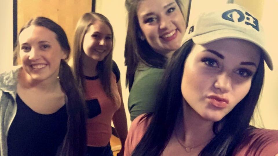 locatttt's tweet image. Happy, Happy Birthday @HanMillls! I hope today is the best, miss you tons! xoxo 💘💘💘