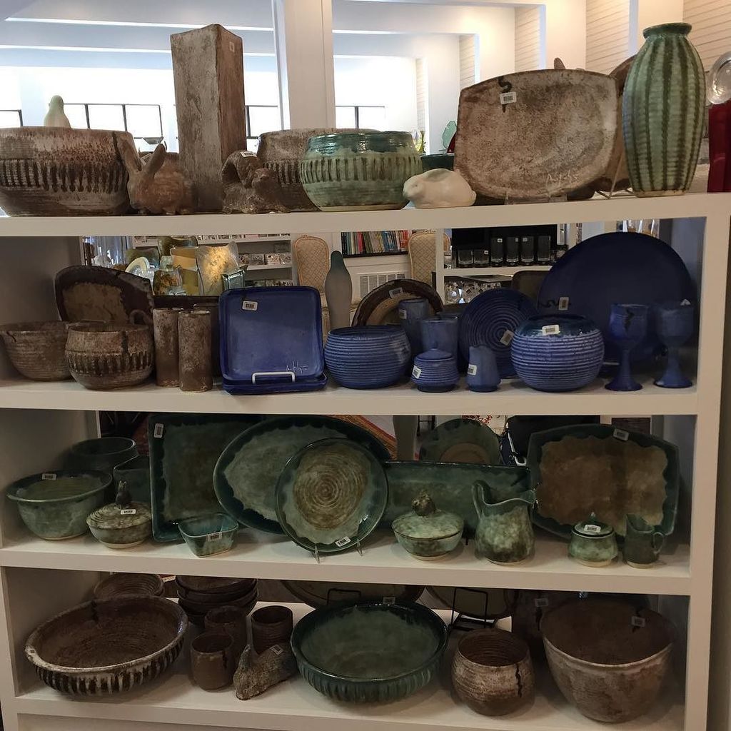 BabcockGifts's tweet photo. New shipment of #McCartyPottery will be here Saturday April 8th at 10am!! #pottery #bridalregistry #shop901 #shopl… https://t.co/jFVY2TZH3B https://t.co/G4Ru0kPxx1