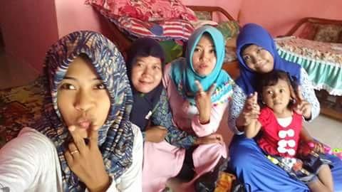MuztaNic's tweet photo. Udah lama tak jumpa,,, kawan 
Akhirnya berjupa lagi,,,, 😘😘😘 https://t.co/qwZXkbTADe
