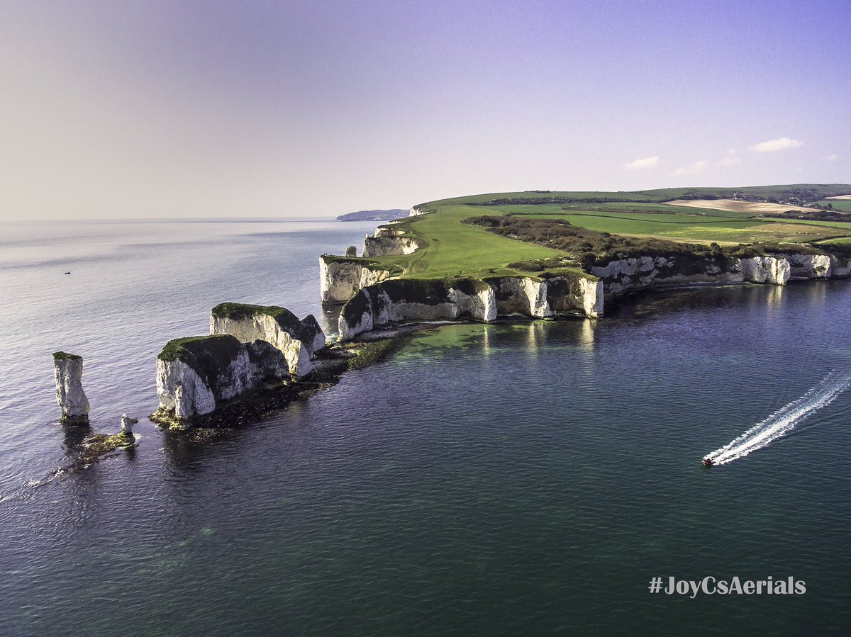 Old Harry Rocks. #dorset #studland #oldharryrocks #dji #dronepics <a href="/ilovestudland/">I Love Studland</a> <a href="/studbeach/">ikeuekeu</a> <a href="/goDorset/">go Dorset</a>