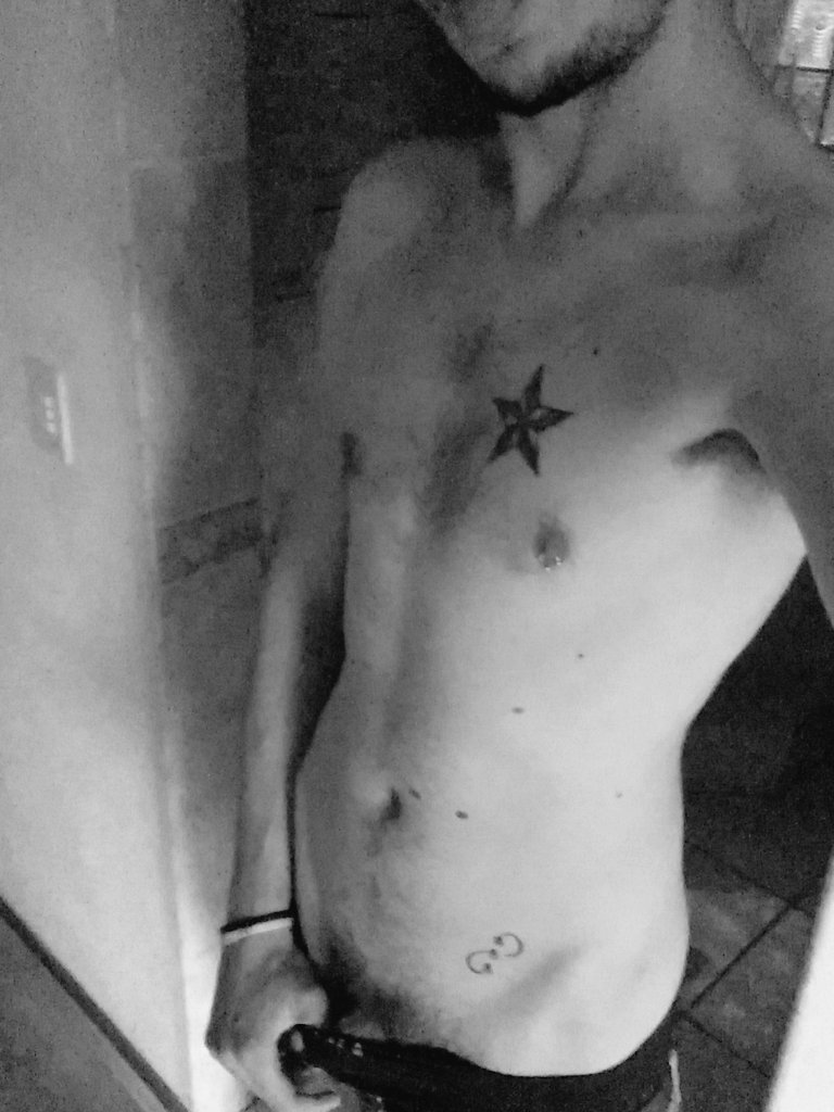 CalabEden's tweet photo. Some new #SelfieTime #Selfies #Horny #CamBoy #Cam4 #HungCock #Porno #Cam4Viewers #RT #rtz #shirtlessrage #Sexy https://t.co/RsNWKNk5Nz