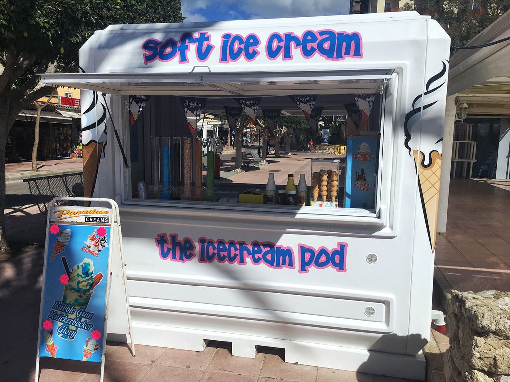 UKKiosks's tweet photo. Catering Kiosks A low-cost option that won't cost the earth! #BarUnits #Icecream #Kiosks #Portable #Cafés #Catering https://t.co/ZgR9pBwr5q https://t.co/8Cb0X7jbEk