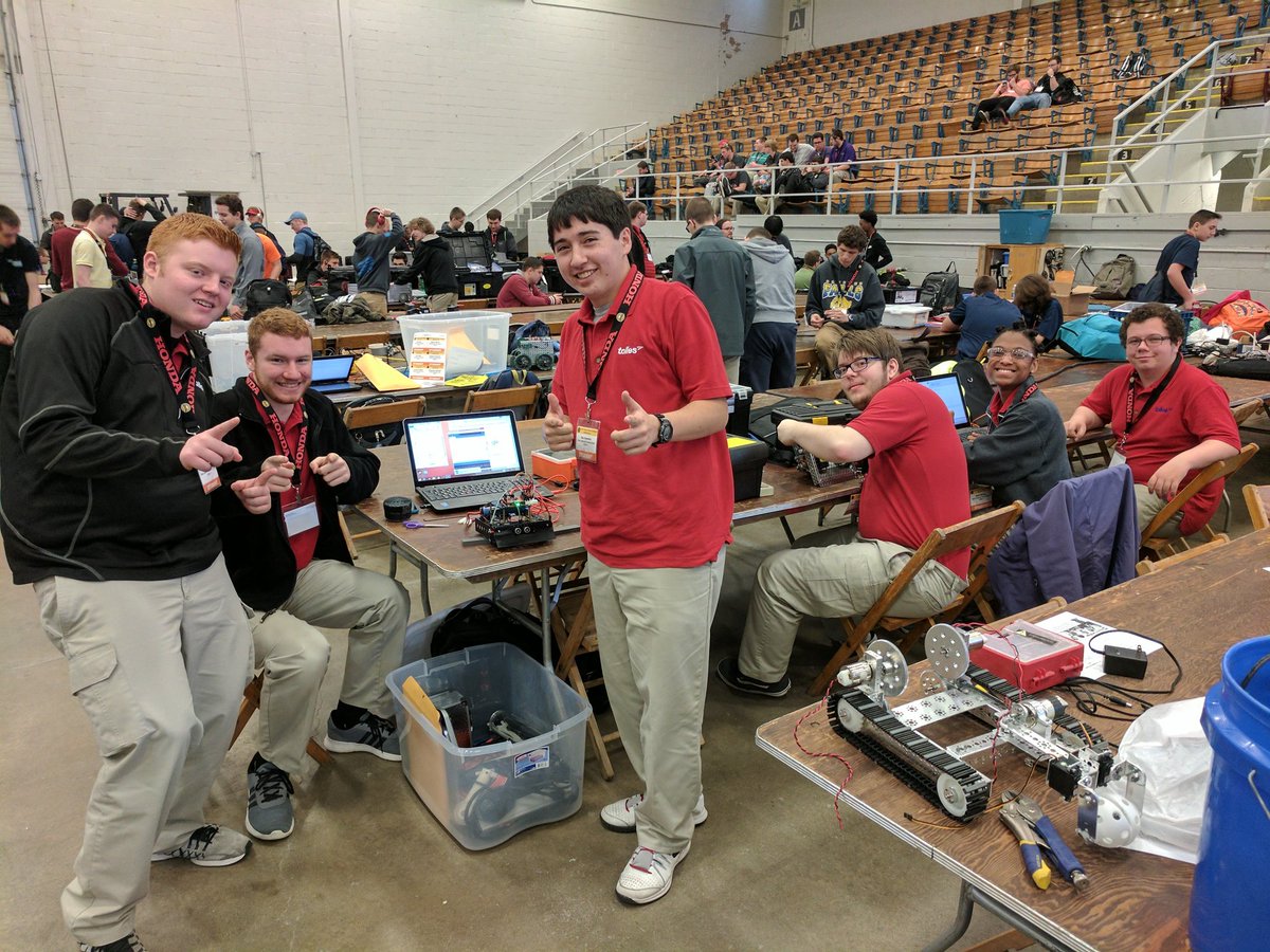 TollesRAMTEC's tweet photo. Tolles Engineering and Manufacturing students competing at the National Robotics Challenge! @TollesTech https://t.co/yicXIjYljF