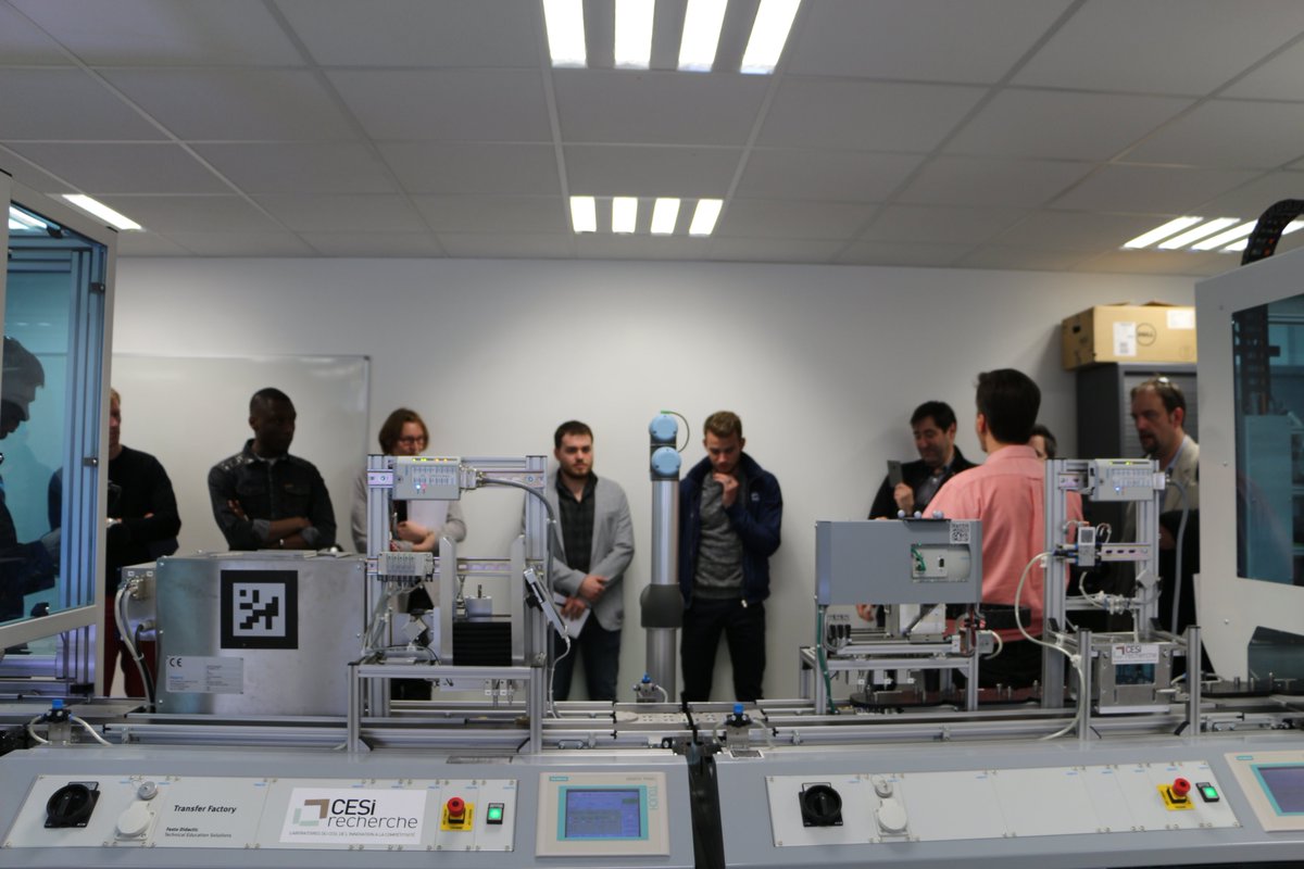 cesi_officiel's tweet photo. Séminaire Usine du Futur et Robotique: démonstrations Robotique mobile et Cobotique @Cesi_Rouen @Captronic @esigelec #innovation #Normandie https://t.co/ItathBHzeB