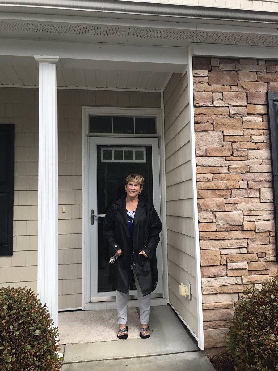 CRiversRealtor's tweet photo. Congratulations sweet Maggie and welcome to NC! #goodbyeflorida #buyitlikeyoumeanit #fuquay #DRGTeam https://t.co/LAbnPDwclT